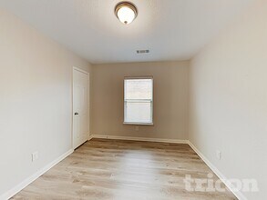 111 Drover Ridge Rd in Newark, TX - Building Photo - Building Photo