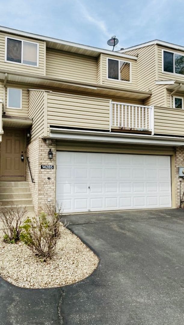 property at 14285 Hibiscus Ct