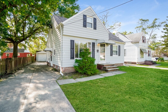 16 Broadmore Ave in Bedford, OH - Building Photo - Building Photo