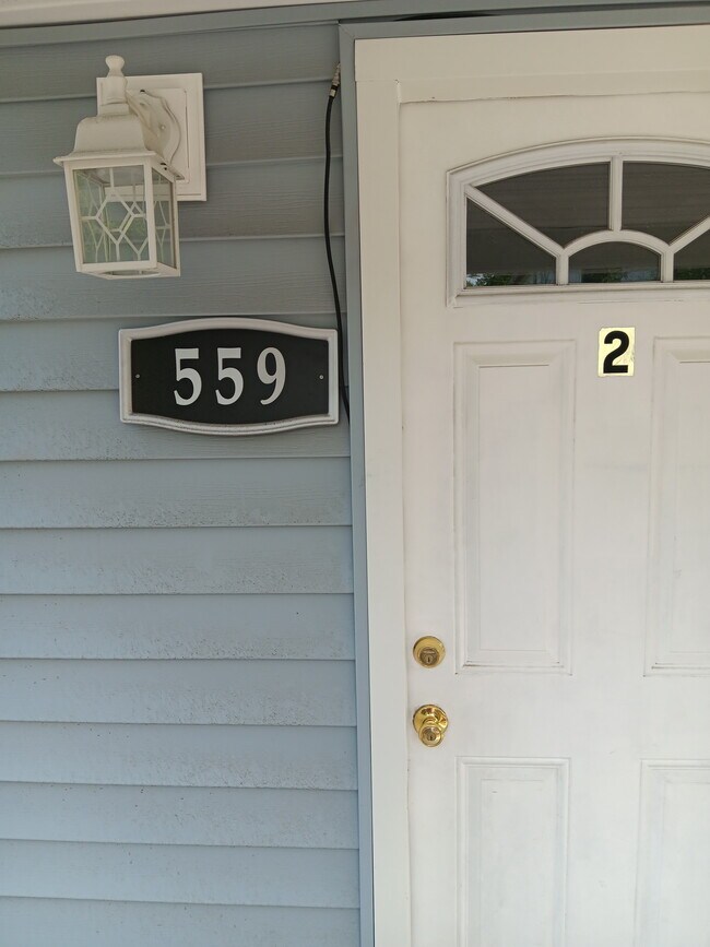 559 County Route 50, Unit 2 in New Hampton, NY - Foto de edificio - Building Photo
