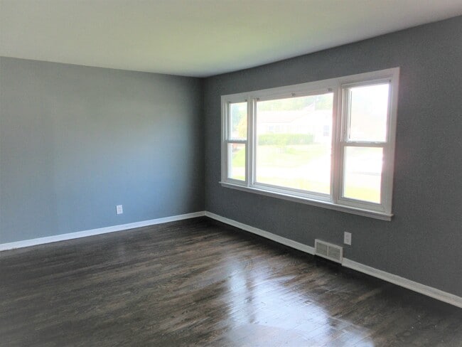 110 La Sierra Dr in Florissant, MO - Building Photo - Building Photo
