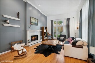 2306 N Greenview Ave in Chicago, IL - Building Photo - Building Photo