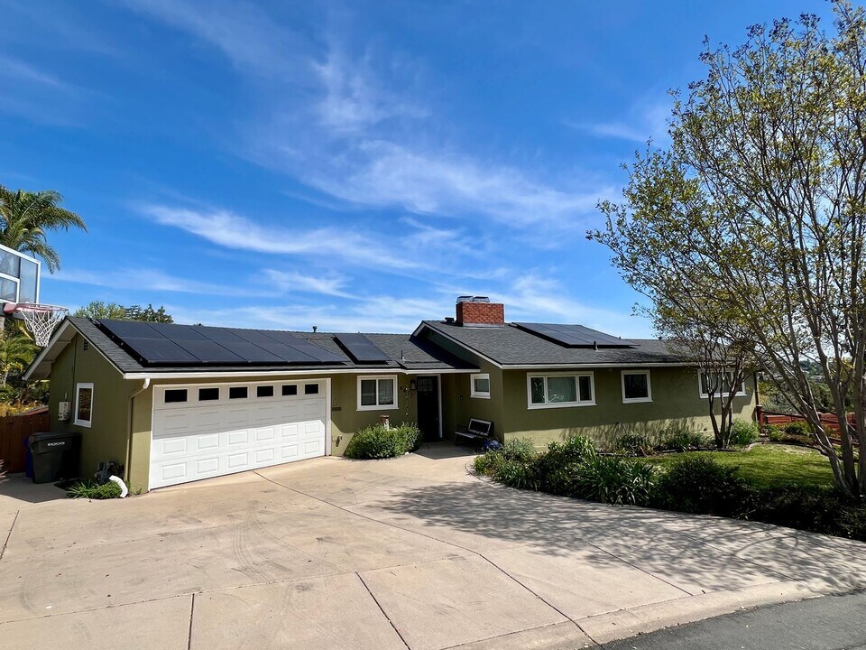 4417 Upland St in La Mesa, CA - Building Photo