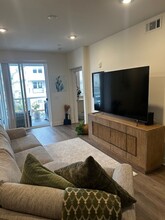 945 Madonna Rd in San Luis Obispo, CA - Building Photo - Building Photo