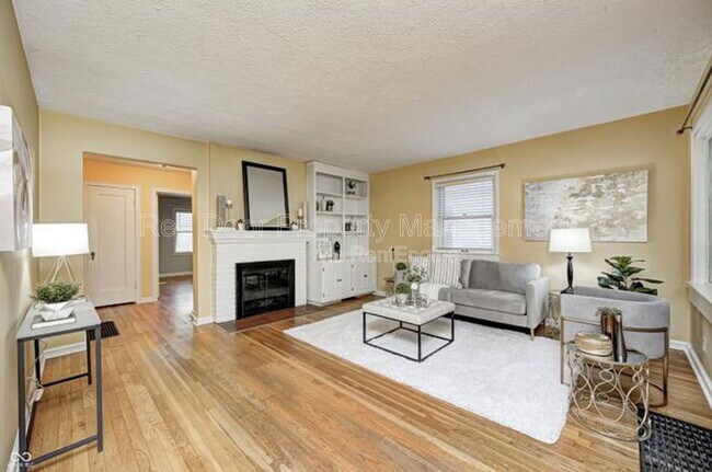 6115 Indianola Ave in Indianapolis, IN - Building Photo - Building Photo