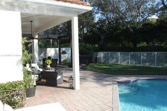 2524 Bay Pointe Ct in Weston, FL - Building Photo - Building Photo