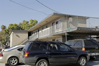 Artesia Apartments in Long Beach, CA - Foto de edificio - Building Photo