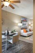 Camelback Cove Apartments in Phoenix, AZ - Foto de edificio - Building Photo