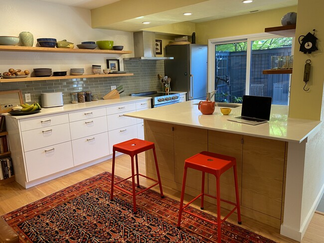 property at 9 Rally Ct