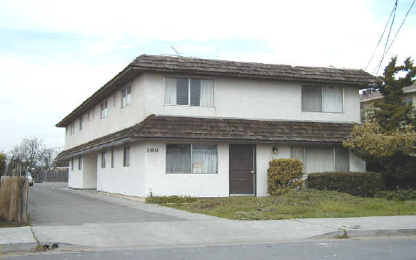 188 Poplar Ave in Hayward, CA - Foto de edificio - Building Photo