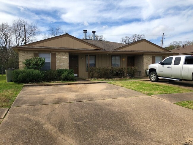2428 Pecan Ridge Dr