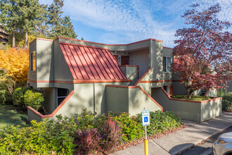 Banbury Apartments in Milwaukie, OR - Building Photo - Building Photo