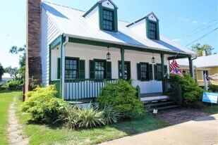 435 E Government St in Pensacola, FL - Building Photo