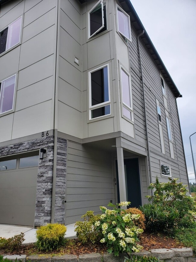 17905 35th Ave SE, Unit B6 in Bothell, WA - Building Photo - Building Photo