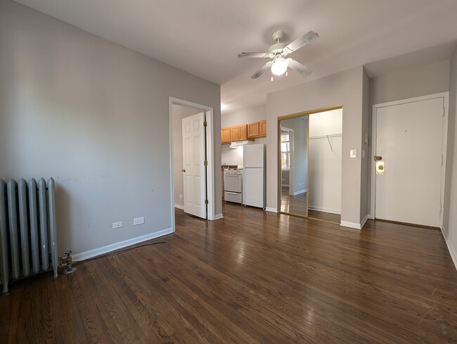 928 W Dakin St, Unit 310