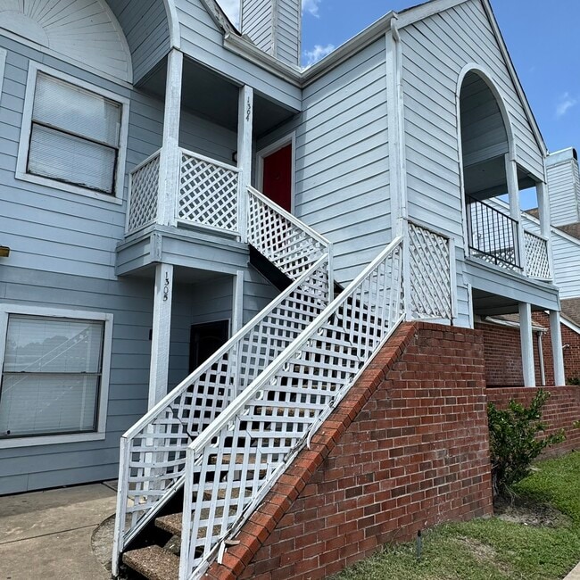 property at 14550 Fonmeadow Dr