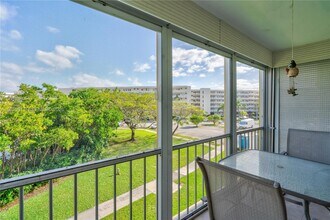 2930 Point E Dr in Aventura, FL - Building Photo - Building Photo