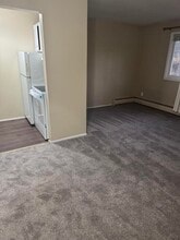 31831 Grand River Ave in Farmington, MI - Building Photo - Building Photo