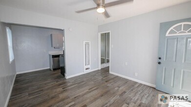 4806 Muir Ave in San Diego, CA - Building Photo - Building Photo