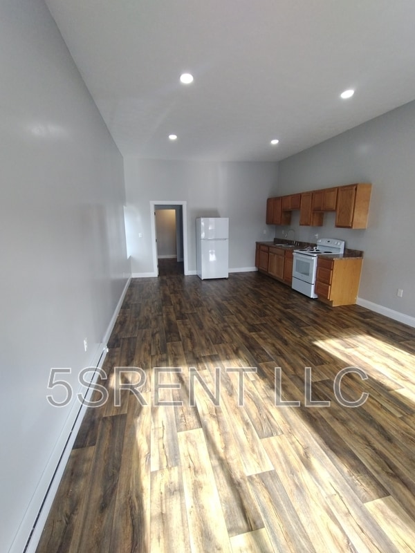 property at 22 E Main St