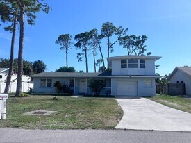 836 Golf Dr in Venice, FL - Building Photo
