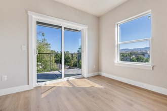 Luka Apartments in Garden City, ID - Foto de edificio - Building Photo