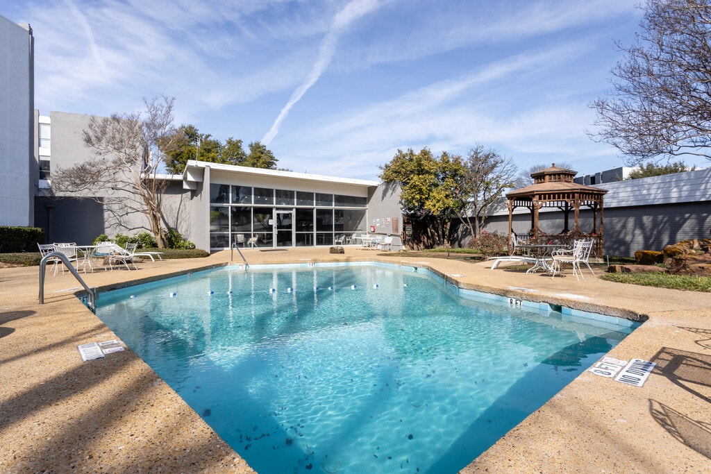 Three Fountains Apartments Dallas, TX Apartments