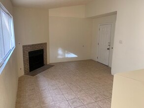 7200 T C Jester Blvd in Houston, TX - Foto de edificio - Building Photo