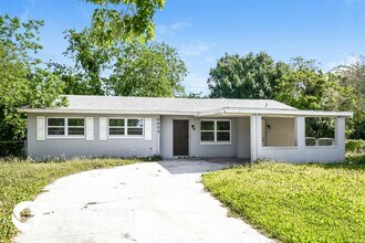 2409 Straker Ct in Orlando, FL - Foto de edificio - Building Photo