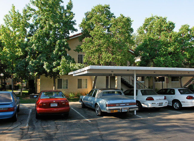 Casa Velasco in Fresno, CA - Building Photo - Building Photo