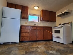 2418 Pine St, Unit #404 in Billings, MT - Building Photo - Building Photo