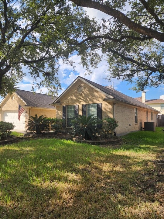 2314 Hannover Way in Spring, TX - Building Photo