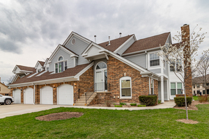 28 Willow Pkwy in Buffalo Grove, IL - Foto de edificio