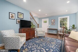 1147 Colonial Ave in Alexandria, VA - Building Photo