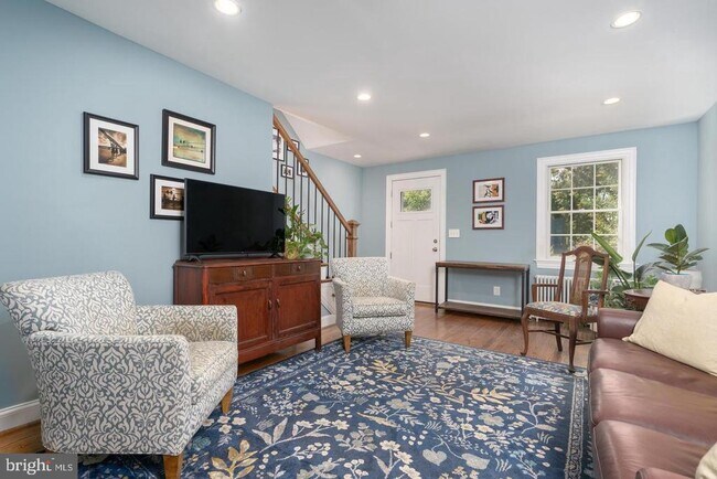 property at 1147 Colonial Ave