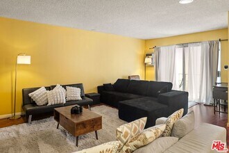 5625 Windsor Way, Unit 211 in Culver City, CA - Building Photo - Building Photo