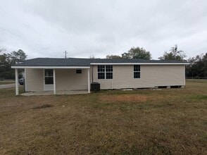 202 Underwood Dr in Uvalda, GA - Building Photo - Building Photo