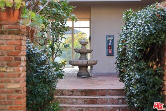 1021 5th St-Unit -110 in Santa Monica, CA - Building Photo - Building Photo