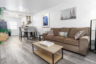 3124 Cañon St in San Diego, CA - Building Photo - Building Photo