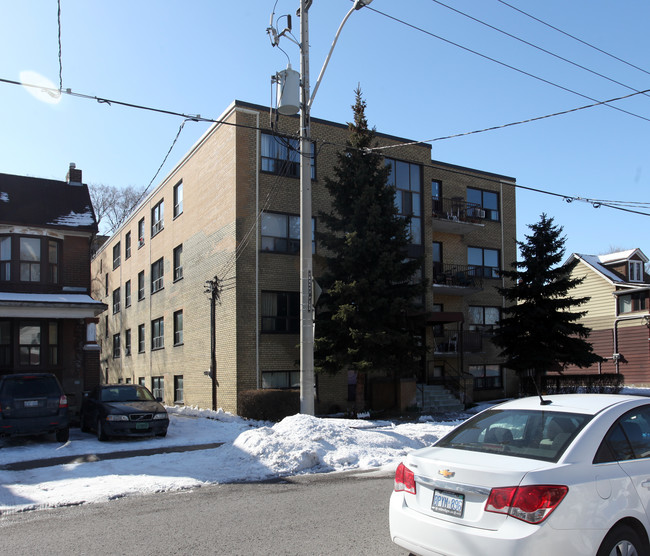 133 Gamble Ave in Toronto, ON - Building Photo - Primary Photo