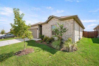 8720 Boulder Oak Blvd in Fort Worth, TX - Building Photo - Building Photo