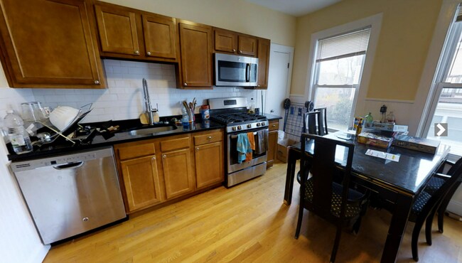 250 Summer St, Unit 6-2 in Somerville, MA - Foto de edificio - Building Photo