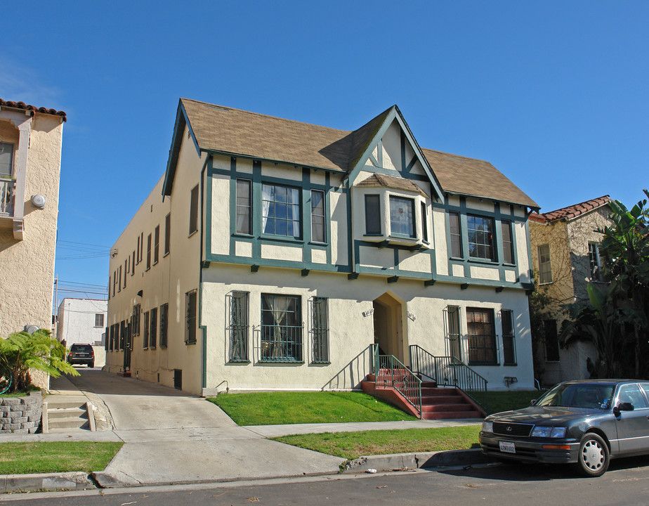 346 N Spaulding Ave in Los Angeles, CA - Foto de edificio