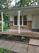 332 Dennis Ave in Browns Mills, NJ - Foto de edificio - Building Photo