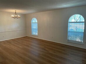 2014 Bay Oaks Dr in Arlington, TX - Building Photo - Building Photo