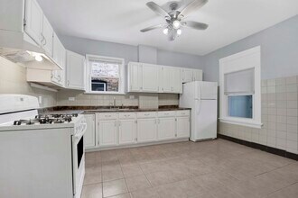 5015 W Montrose Ave in Chicago, IL - Building Photo - Building Photo