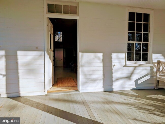 12601 Southern Maryland Blvd in Dunkirk, MD - Foto de edificio - Building Photo