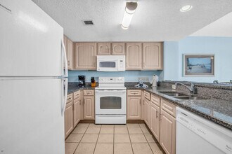 1700 N Ocean Blvd in Myrtle Beach, SC - Building Photo - Building Photo