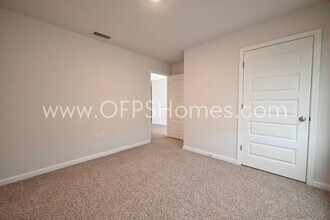 4664 Honor Guard Wy in Crestview, FL - Building Photo - Building Photo