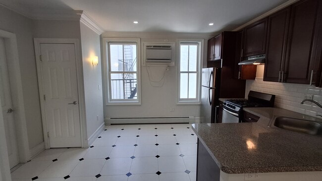 603 Bloomfield St, Unit 3 in Hoboken, NJ - Building Photo - Building Photo